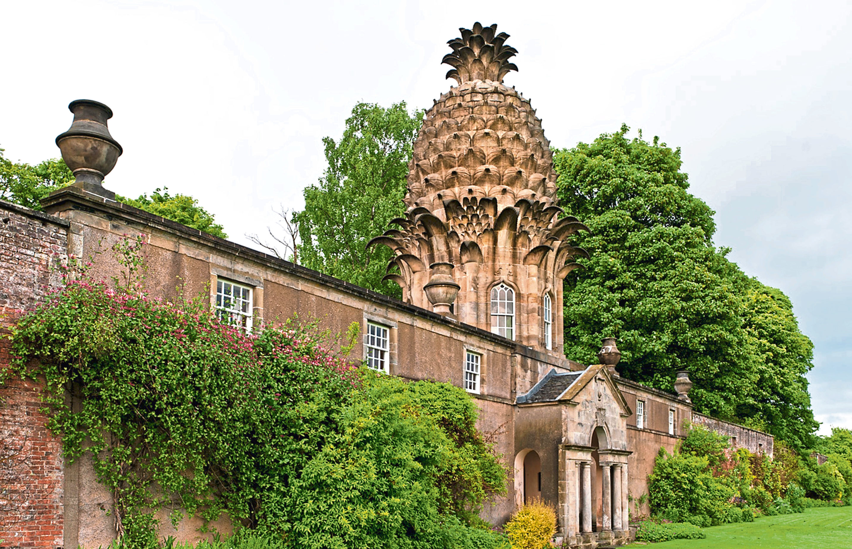 The Pinapple House in Dunmore Park (Imagno / Getty Images)