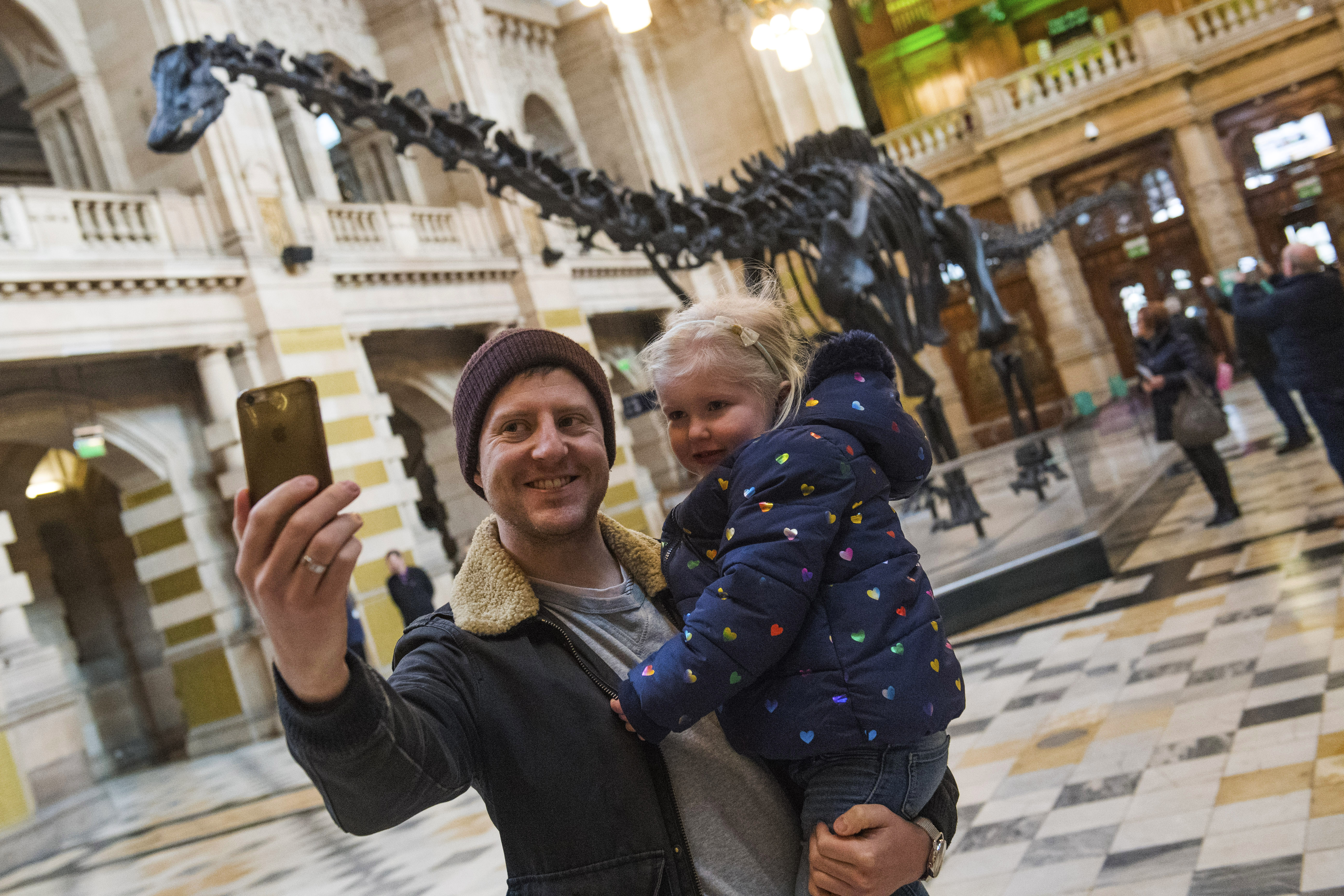 The famous Diplodocus is ready to meet Scottish audiences at Kelvingrove Art Gallery and Museum in Glasgow (SNS Group / Gary Hutchison)