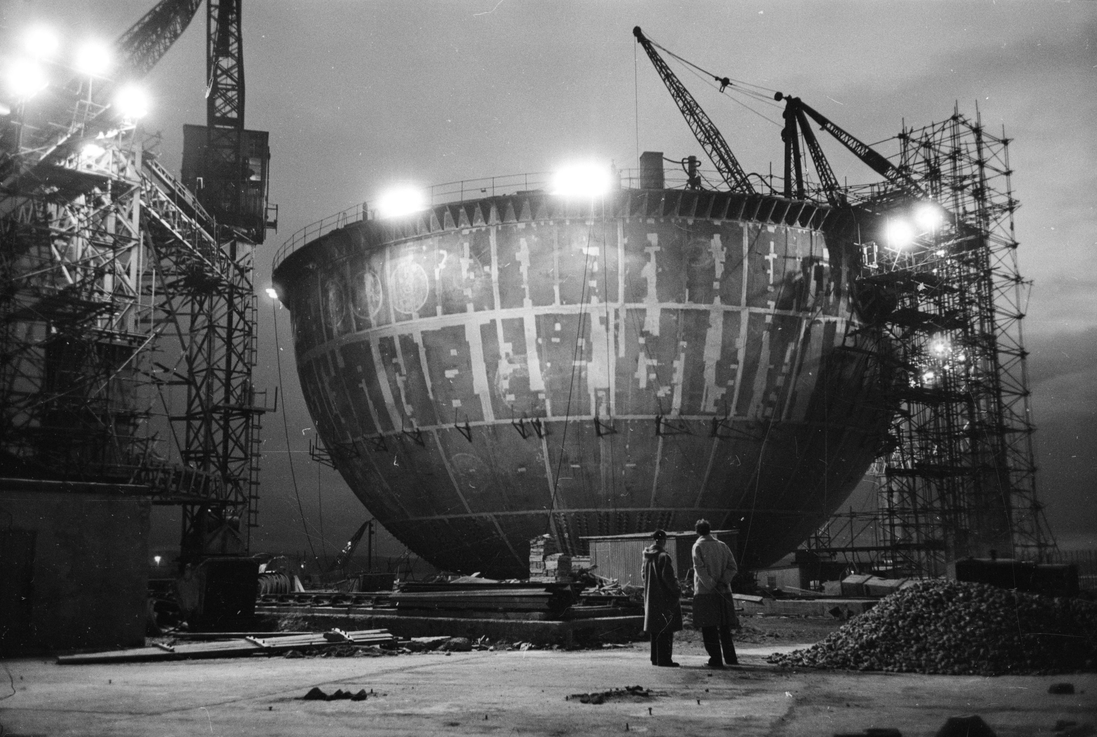 The bottom half of the Dounreay reactor, a steel ball 135-ft wide, during construction in July 1956 (Charles Hewitt/Picture Post/Getty Images)