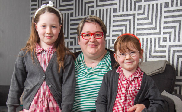 Ruth with her daughters Lucia (8) and Isabella (6)