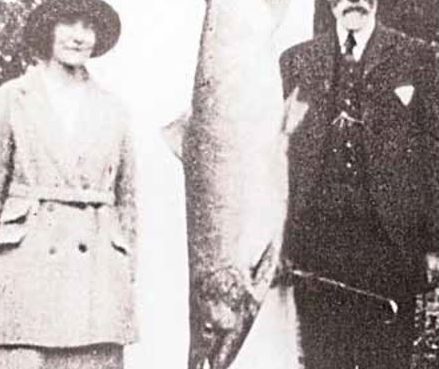 Georgina Ballantine with her 64lb salmon in 1922.