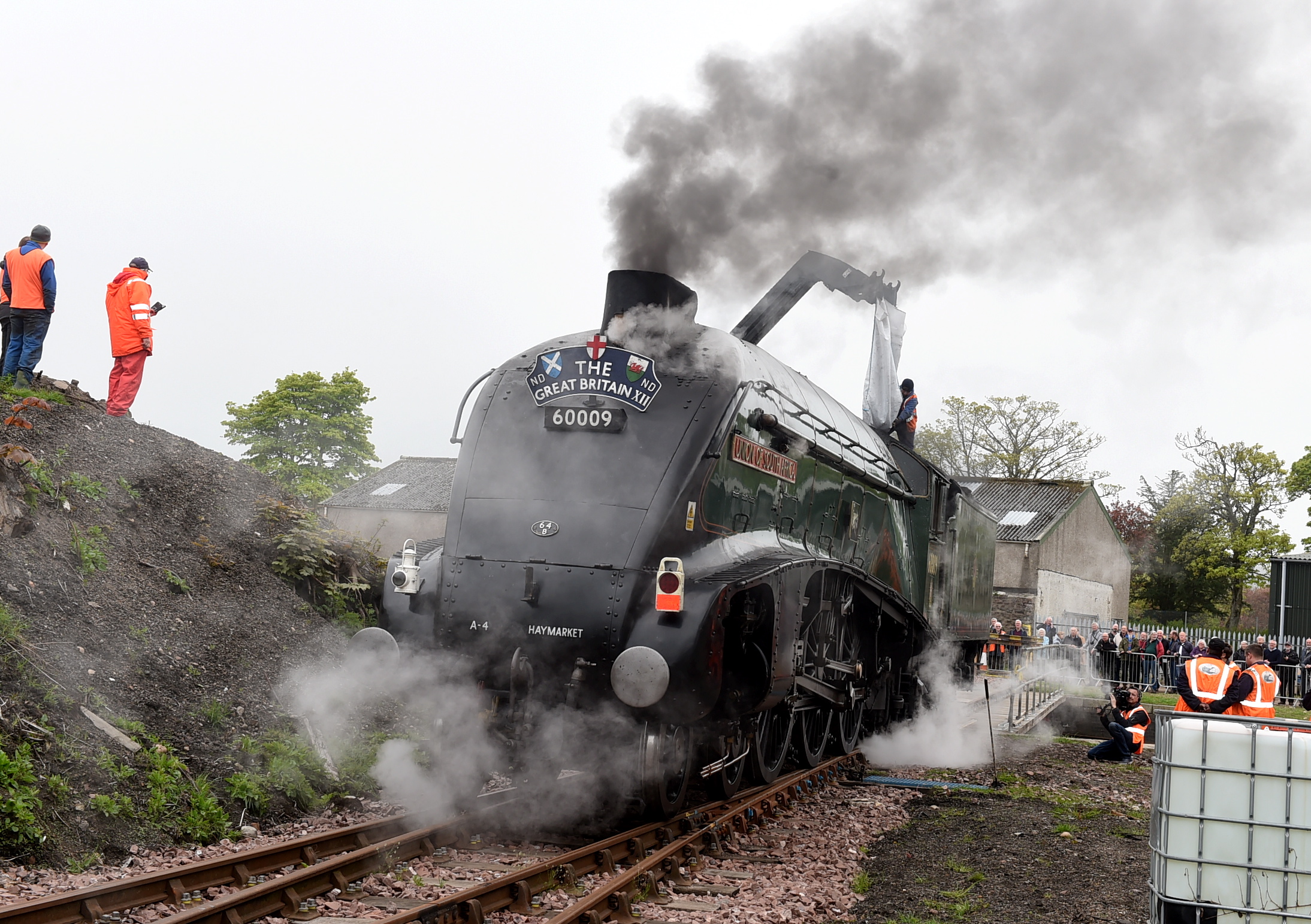 Classic steam train Union of South Africa returns to Aberdeen for first time since 1966
