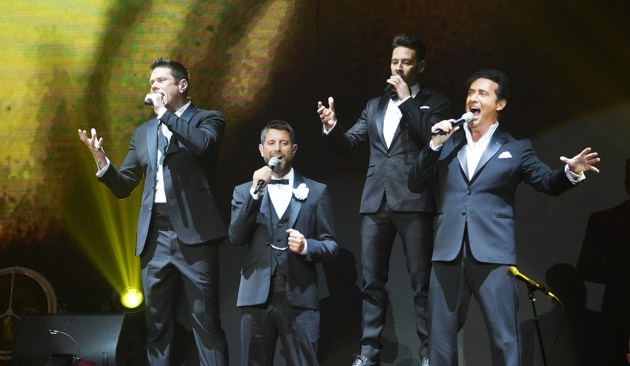 David Miller performs with Il Divo, one of the biggest crossover groups of all time