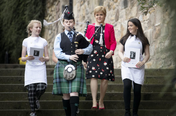 First Minister Nicola Sturgeon was joined by youngsters from the 6VT Edinburgh Youth Cafe to launch the book 'Best For Bessie'