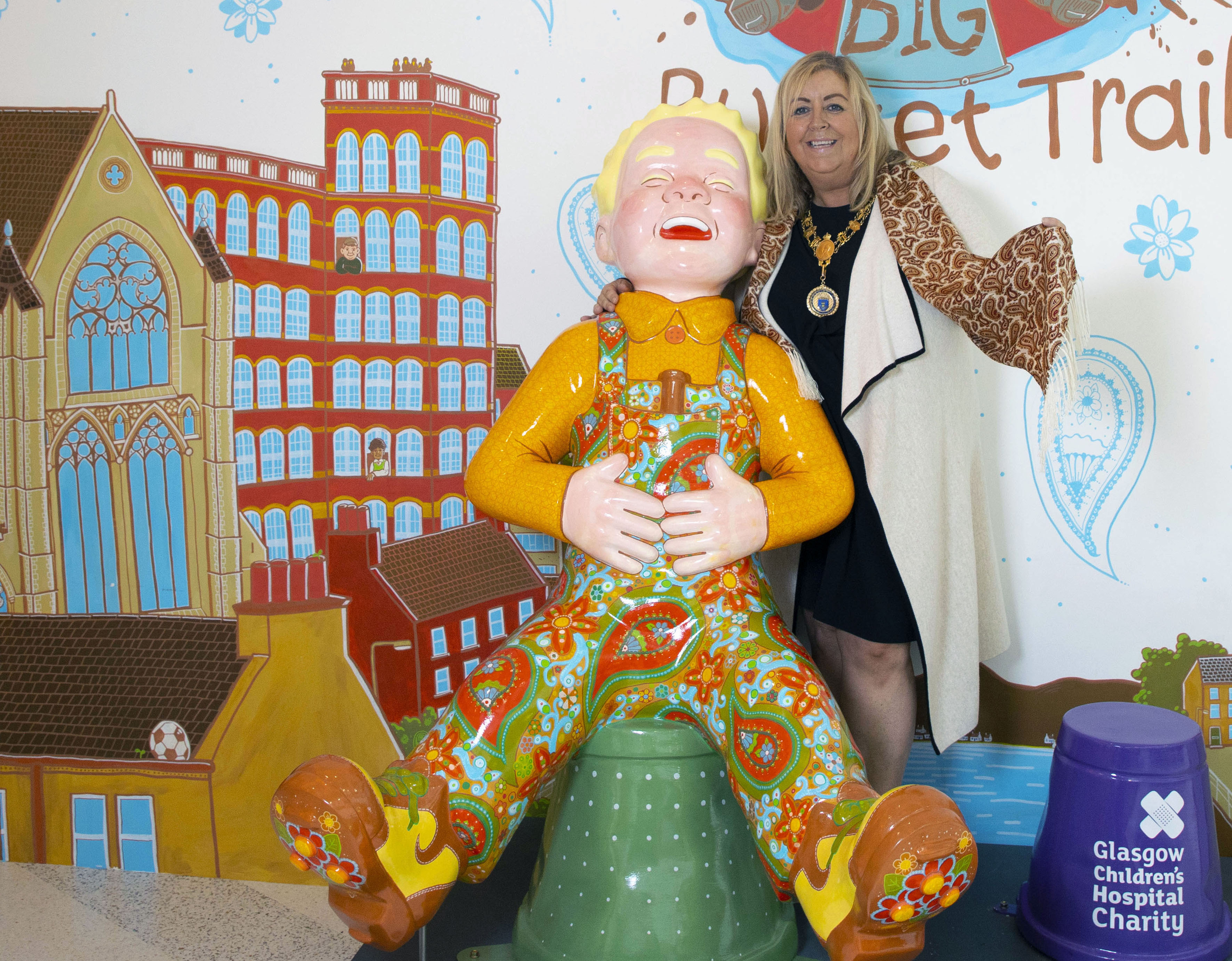 Renfrewshire Provost Lorraine Cameron meeting Oor Buddie at intu Braehead.