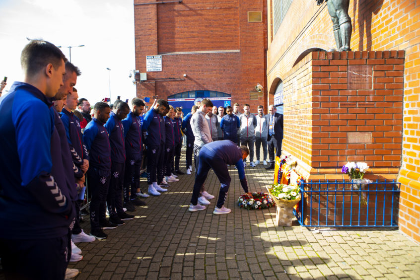 Rangers players pay their respects
