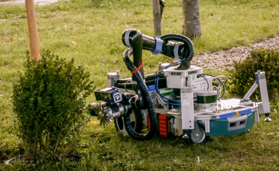 Scientists create gardening robot to help out with pruning and trimming