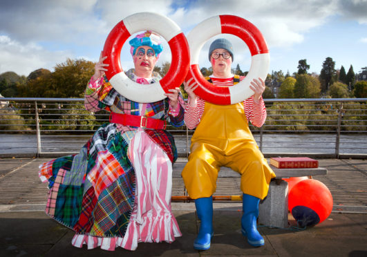 From left to right: Barrie Hunter as Dame Jackie Alltrades and Ewan Somers as Finn Lad.