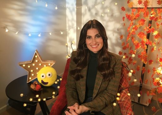 Idina Menzel, the voice of Elsa in Frozen, who has become the later celebrity to read a CBeebies Bedtime Story.