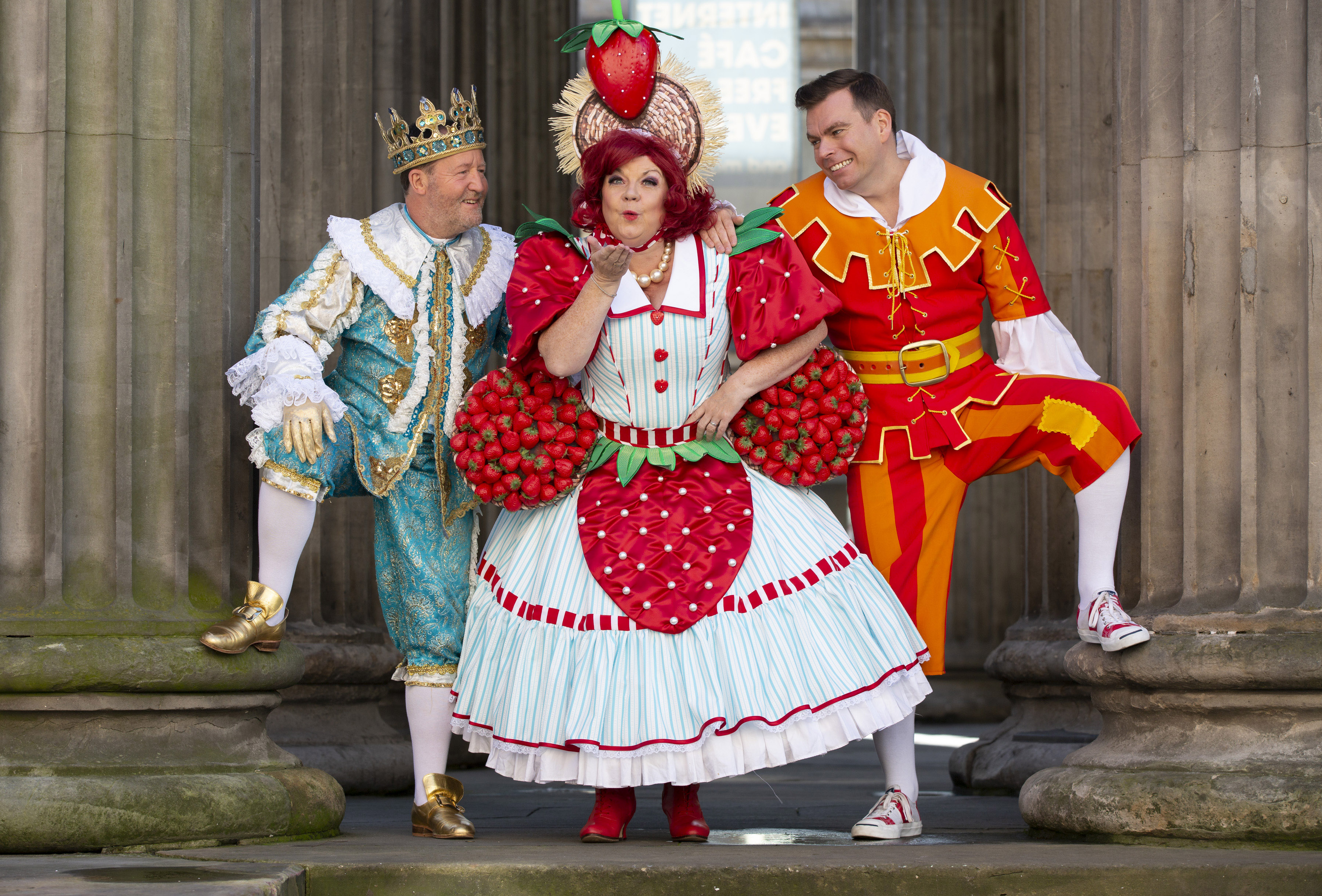 INTERVIEW: Two Doors Down and panto star Elaine C Smith on taking on ...