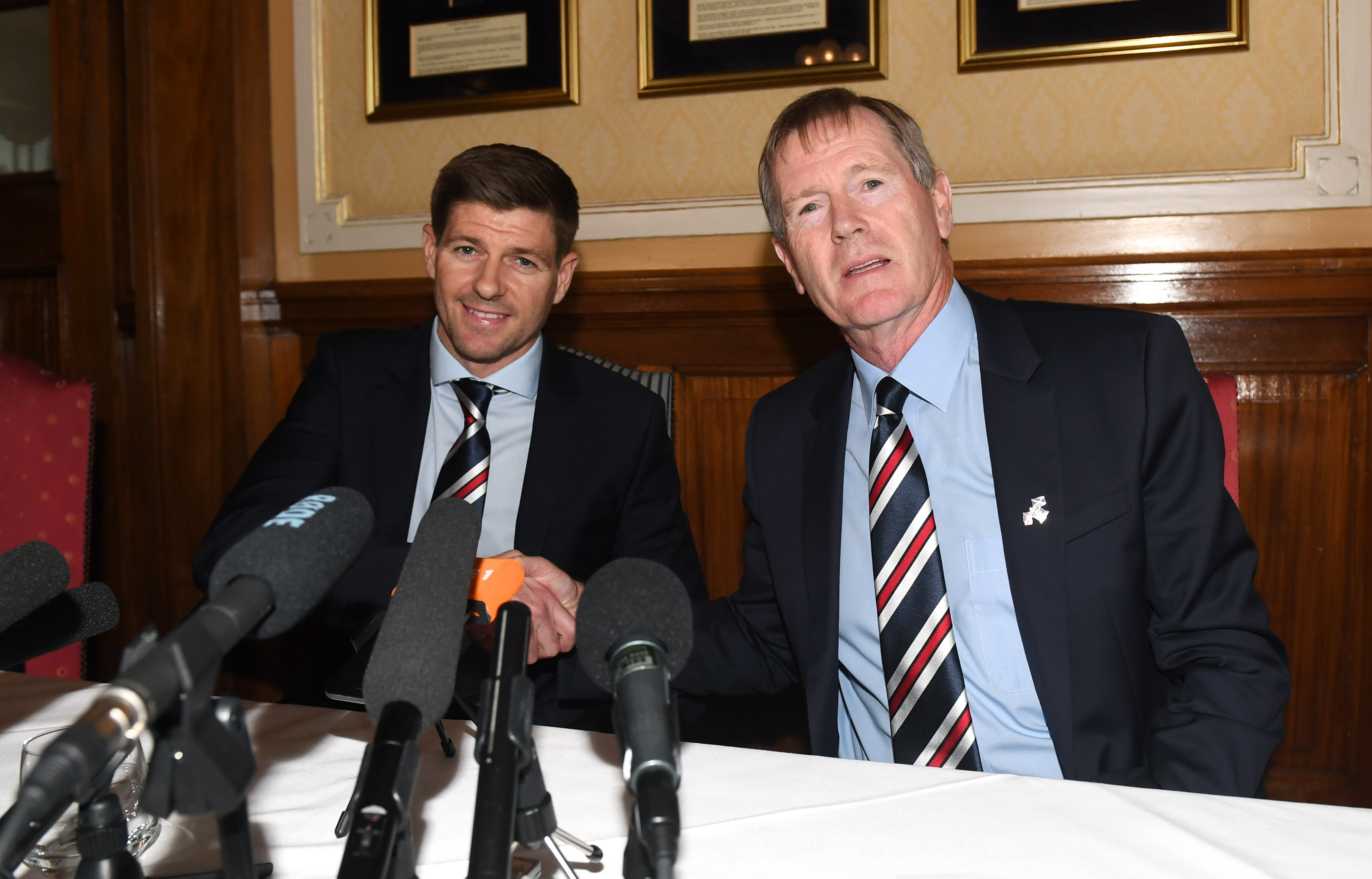 Rangers manager Steven Gerrard shakes hands with Chairman Dave King on the day of his appointment