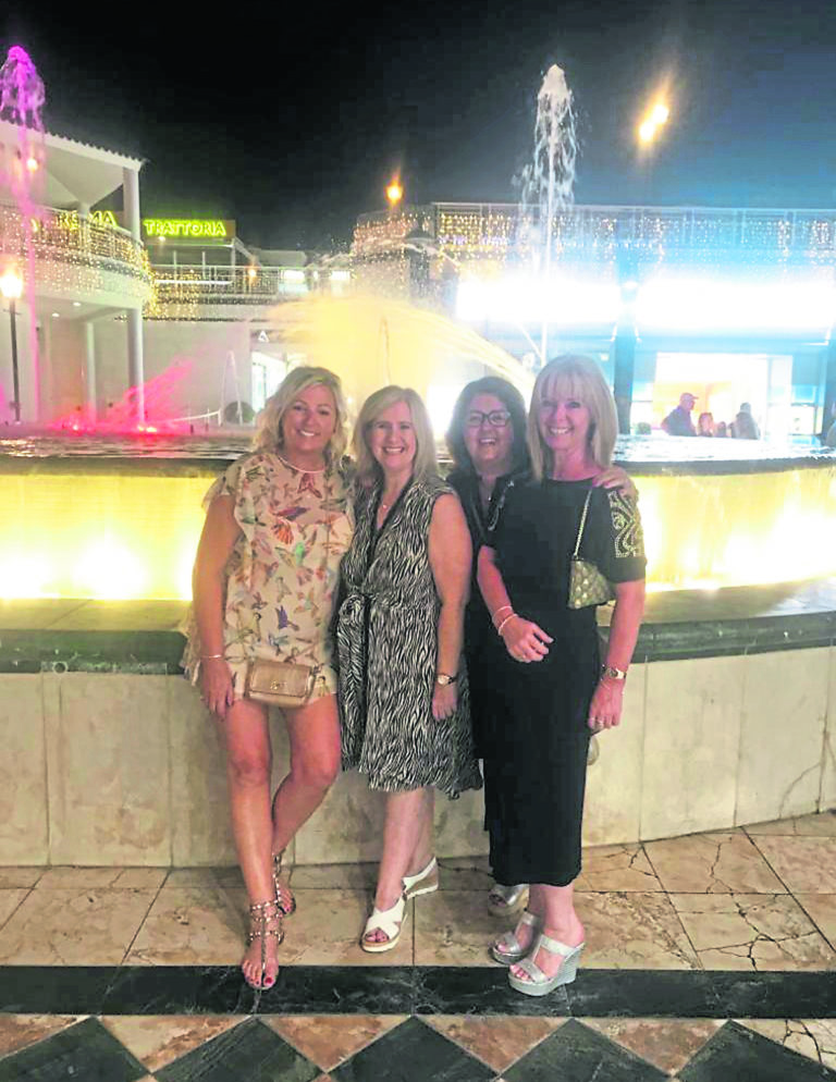 Meet the Instagran Glamorous granny Elaine Kelly from Cambuslang