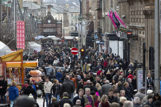 Christmas shoppers in Glasgow
