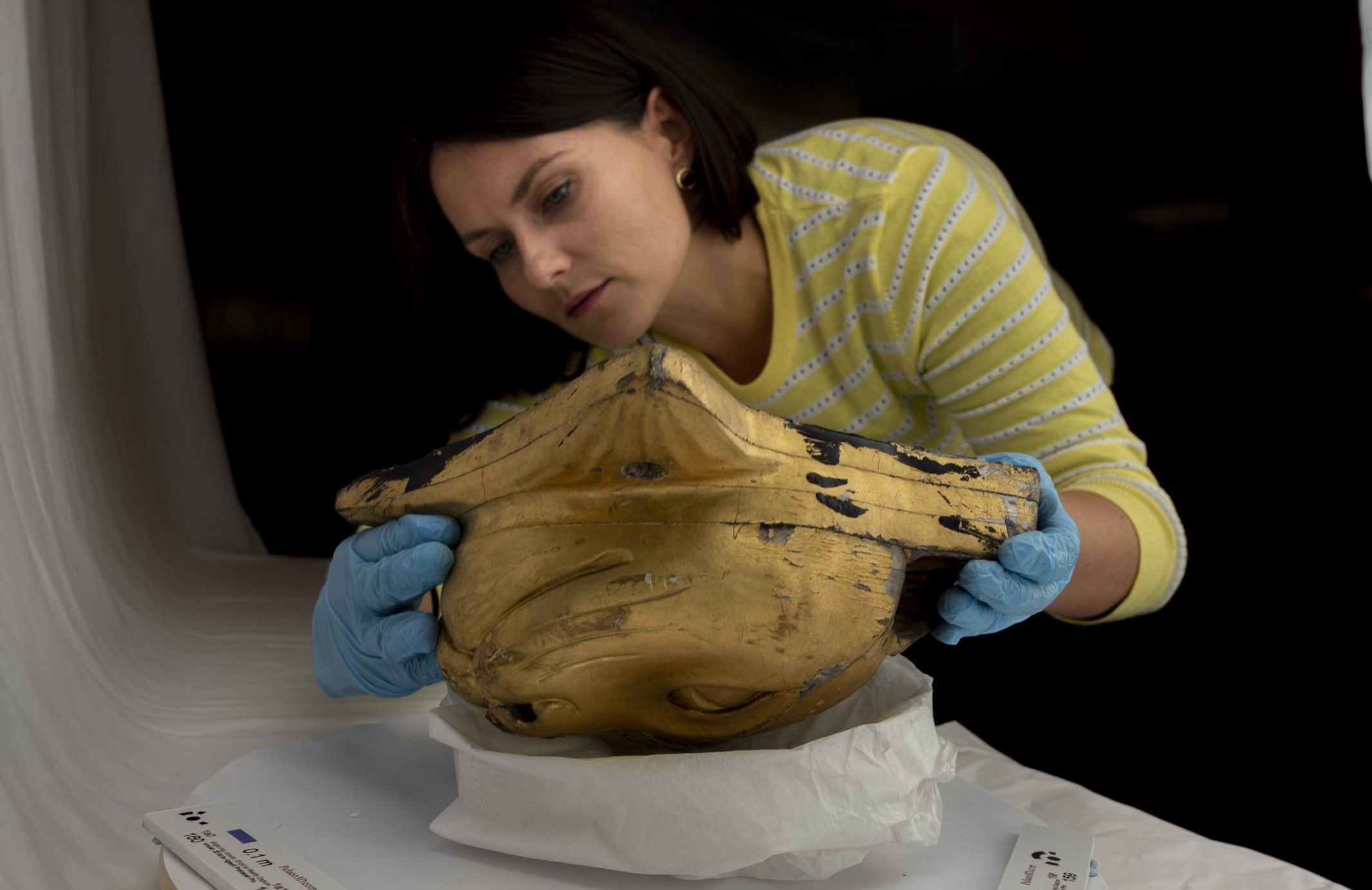 Marta Pilarska, 3D Digitisation Project Manager at the Scottish Maritime Museum, 3D scanning a ‘Cat’s Head’