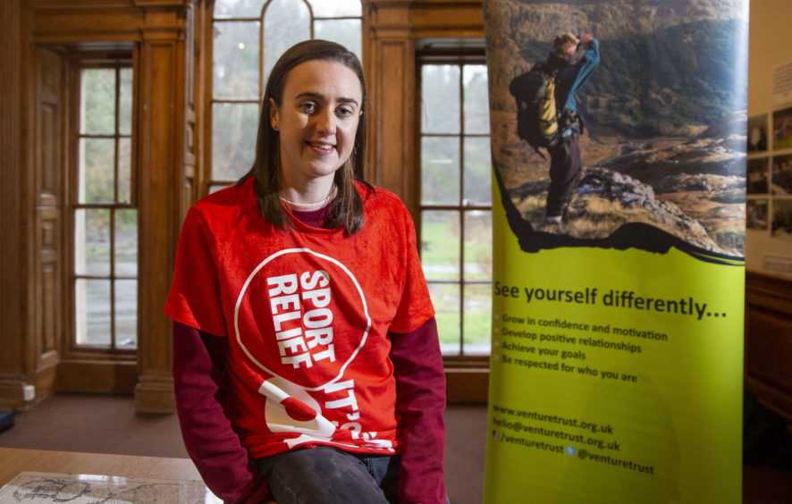 Scots athletics star Laura Muir visits Edinburgh charity supported by