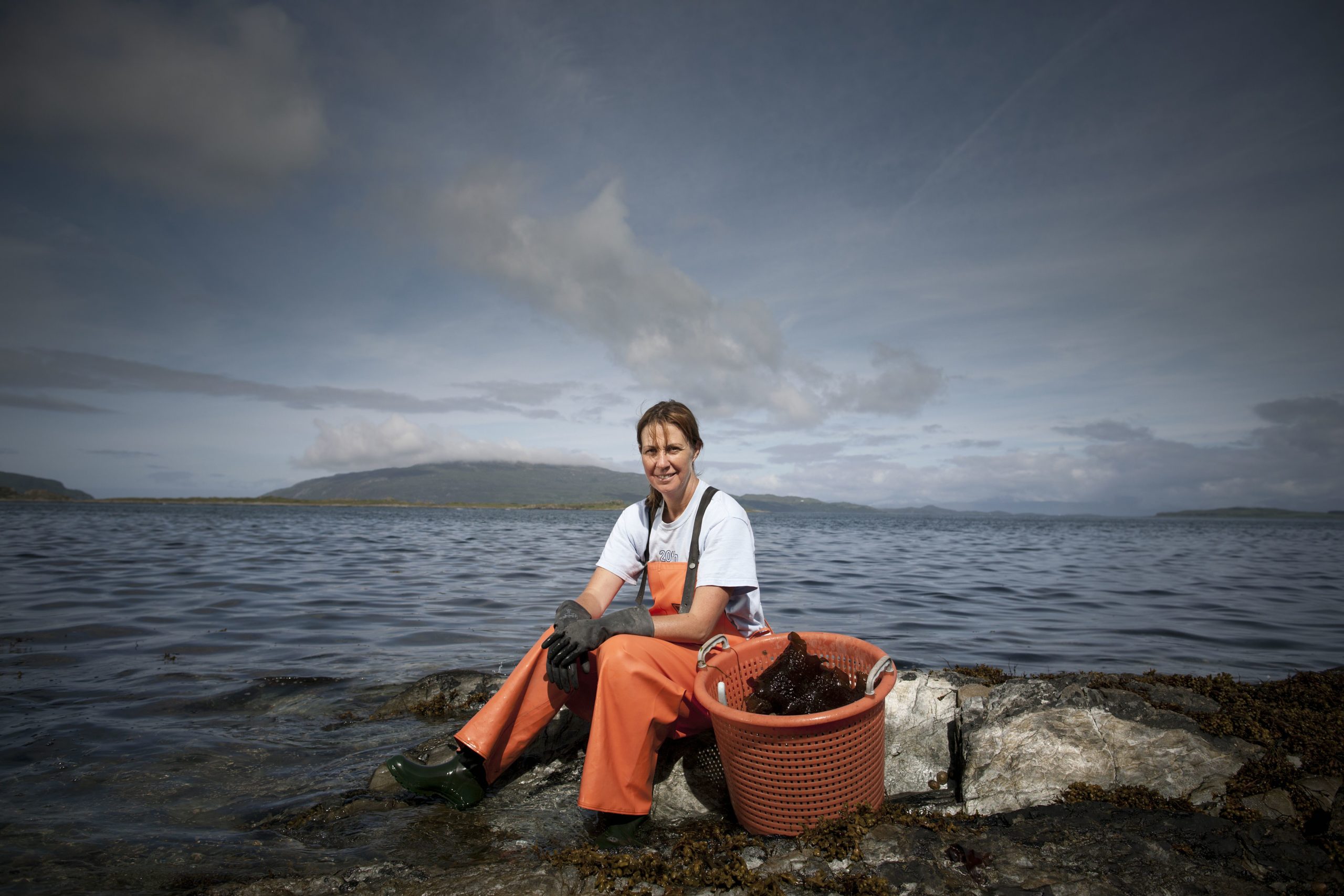 Fiona Houston forages for kelp and seaweed – which is highly nutritious, and free – at low tide
