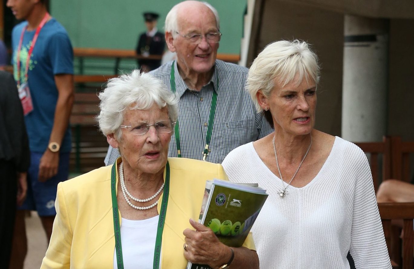 Judy Murray, right, 
with mum Shirley Erskine and dad Roy