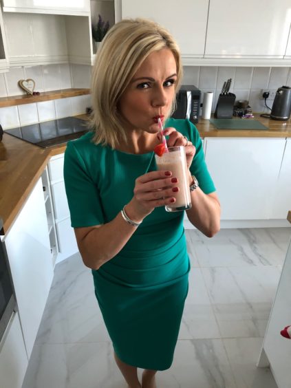 Kelly Ann Woodland, STV News at Six anchor – Strawberry and banana smoothie