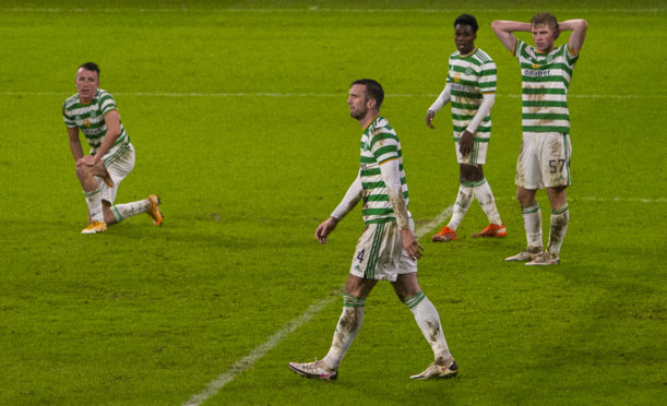 Celtic's depleted squad dropped more points against Hibs, 24 hours after Steven Gerrard had guided Rangers to another three points at Pittodrie