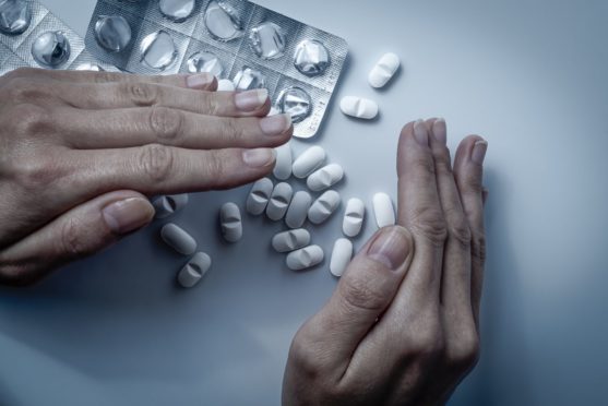 Experts warn of addiction to strong painkillers