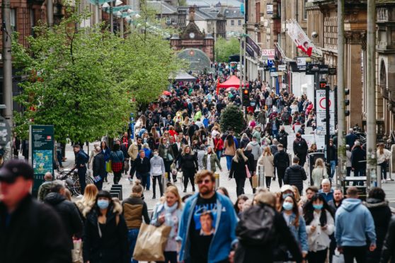 Shoppers in Glasgow city centre