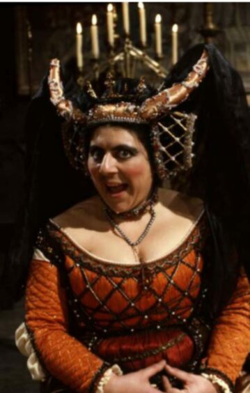 Miriam as Infanta Maria Escalosa of Spain in Blackadder