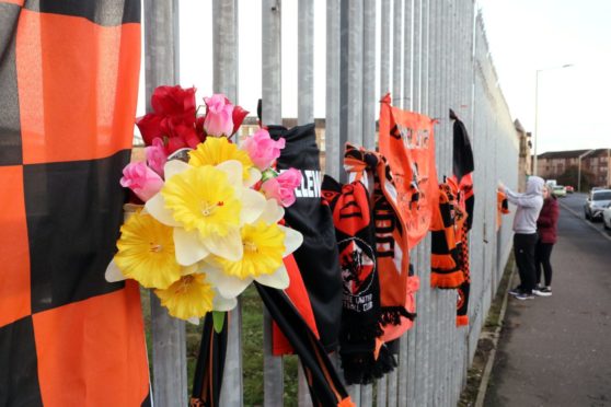 Fans saluted Dundee United's greatest ever manager Jim McLean at Tannadice following his death.