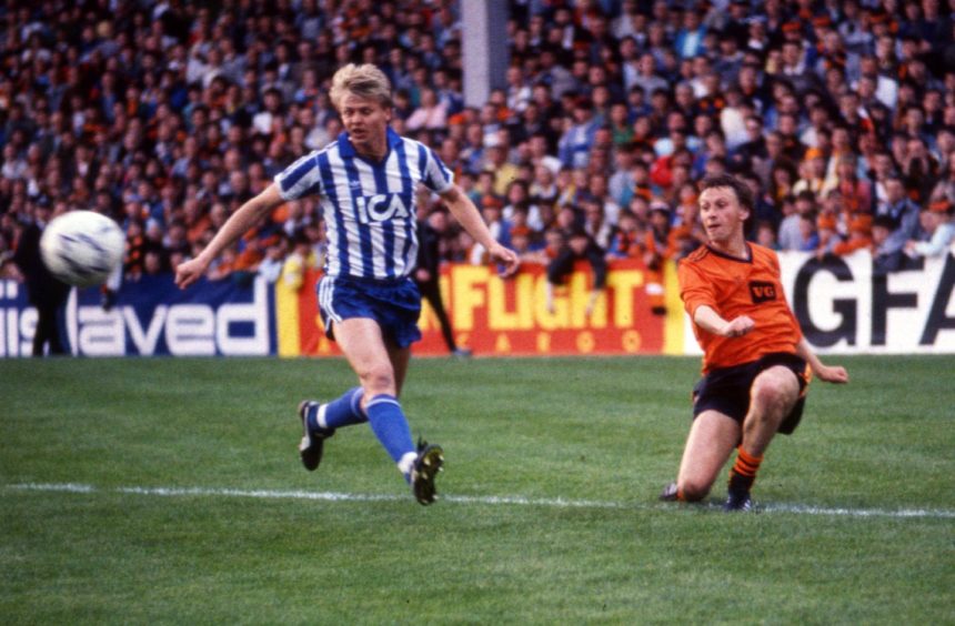 Dundee Utd's Paul Sturrock in action during the 1987 Uefa Cup final against Gothenburg