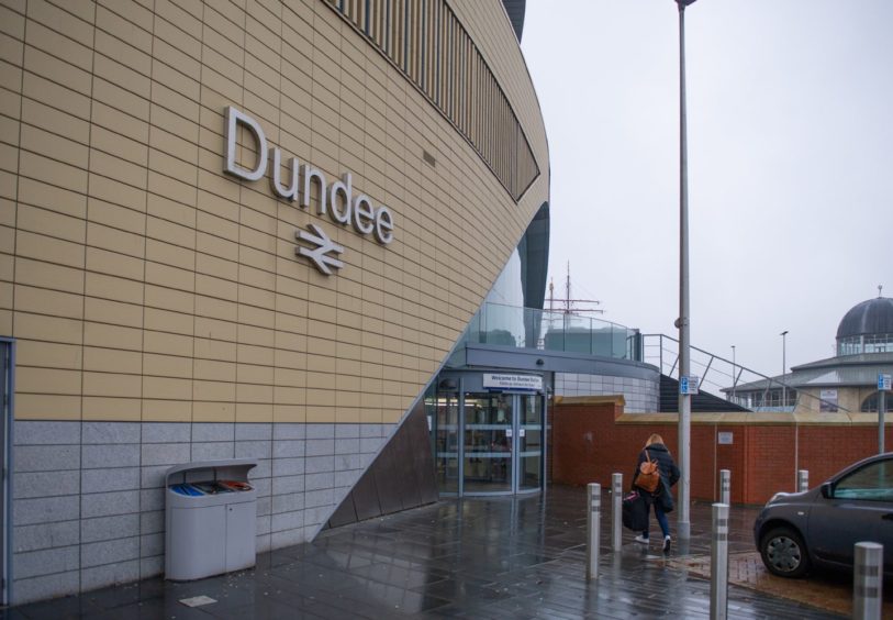 Dundee Railway Station sting