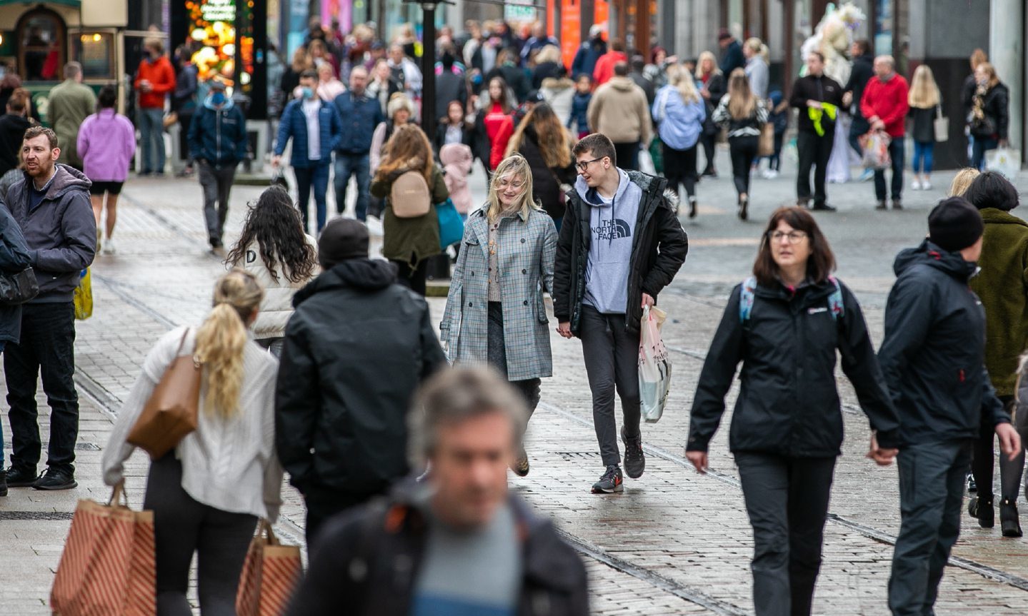 Shoppers on Dundee High Street in the days before Christmas 2020.