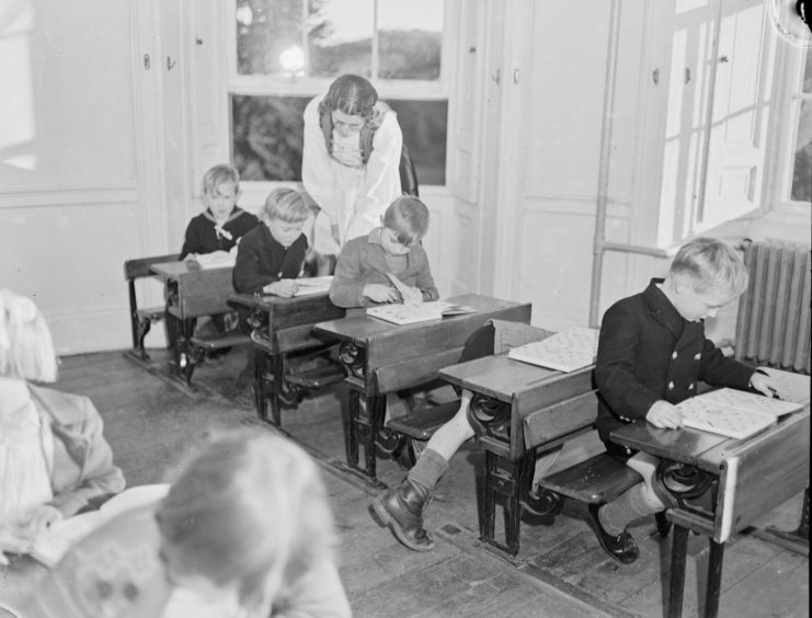 Norwegian school at Drumtochty Castle during the war.
