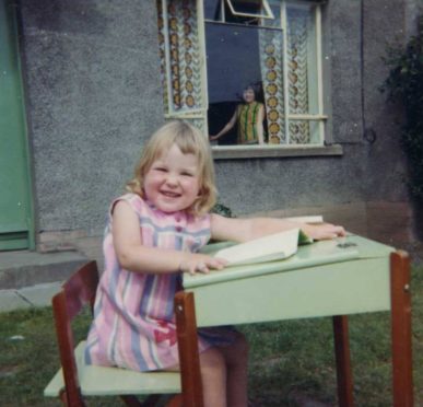 Lorraine growing up in Fintry.