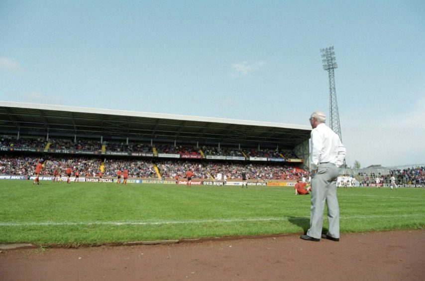 jim mclean statue