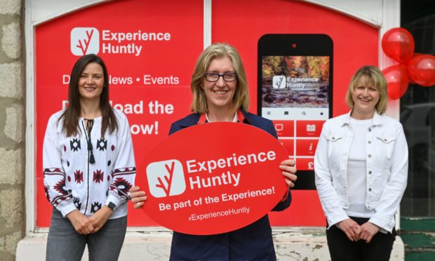 Businesses and groups in Huntly have launched a new website and app to promote the area to tourists and shoppers.