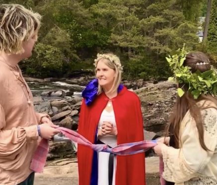 the handfasting ceremony