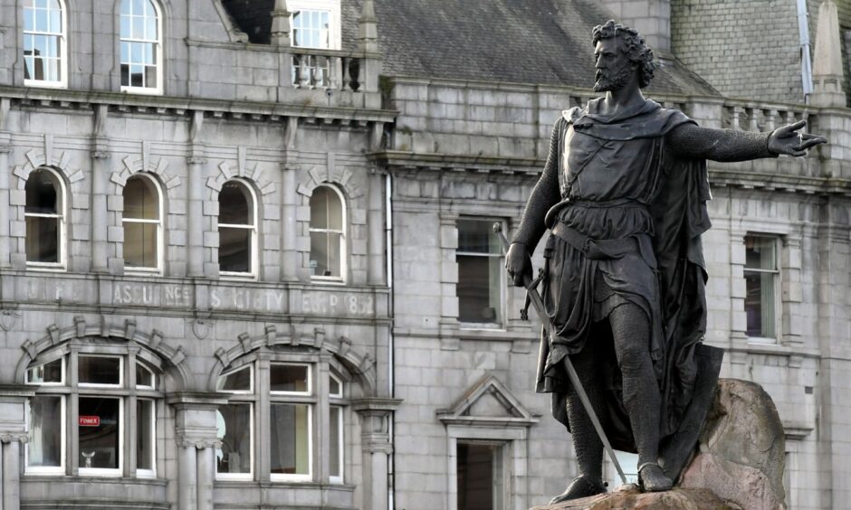 A statue of William Wallace.