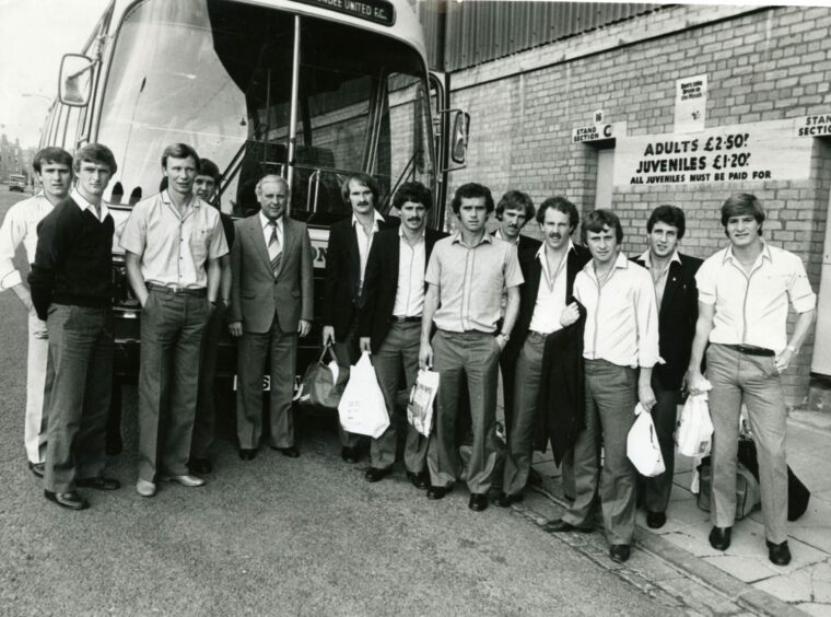 The United squad pictured on their return to Tannadice following victory in Monaco in 1981. Image: DC Thomson.