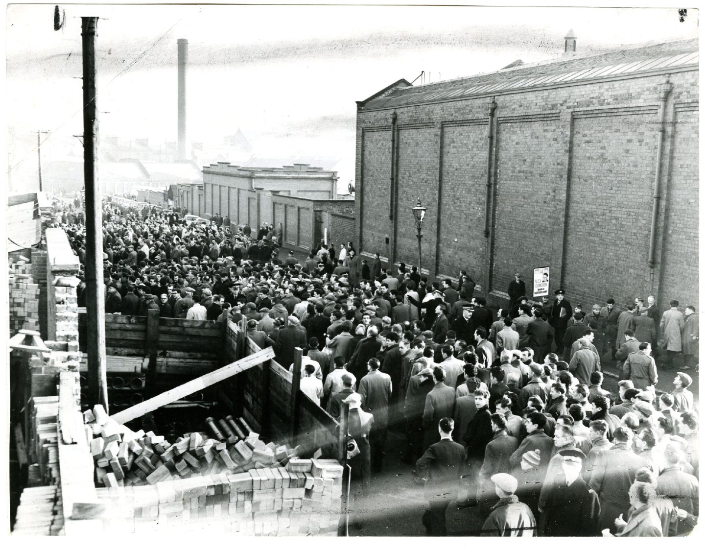 Crowds outside Tannadice in November 1961.