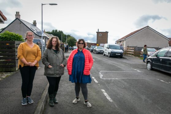 Denend Primary parent council organised a petition about the traffic problems