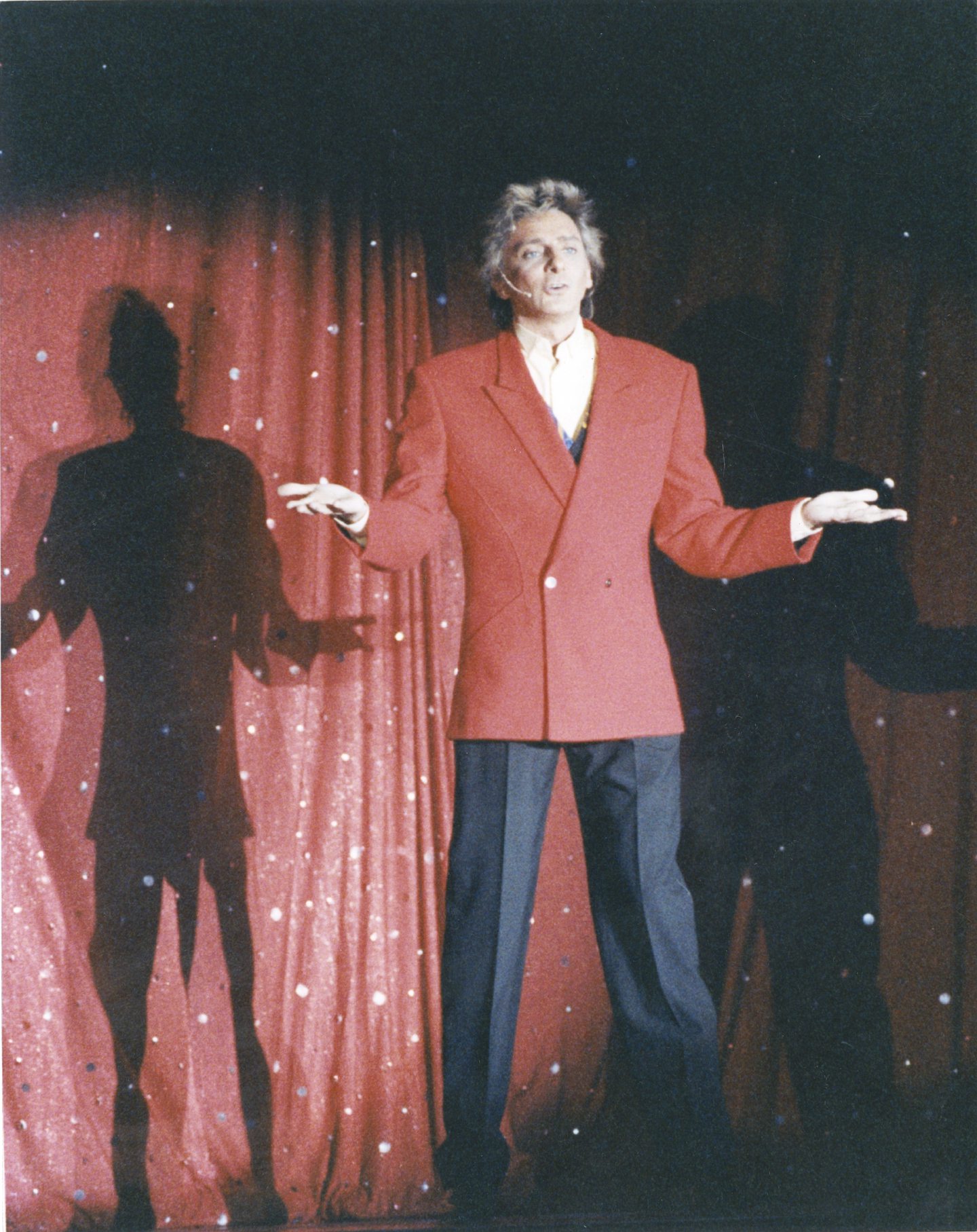 Barry Manilow on stage in Aberdeen in 1991.