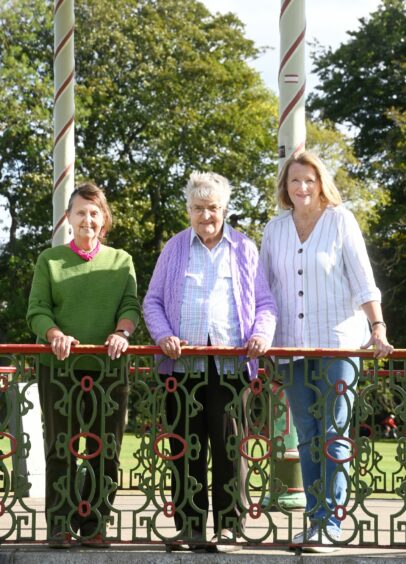 Pictured from left, Liz Mackie, Audrey Masson and Pat Stewart.