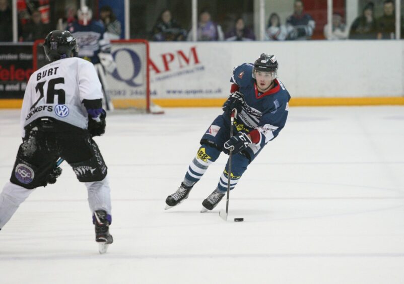 Lukas Nielsen in action for the Dundee Stars.