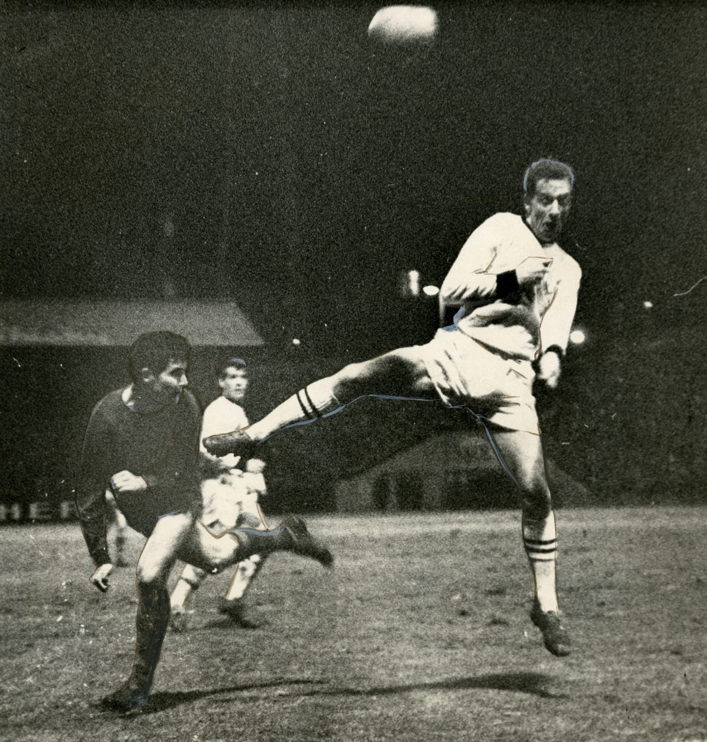 Defender Doug Smith gets the ball away against Barcelona in November 1966.
