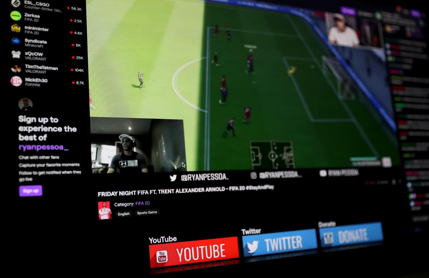A screenshot of esports being played 
