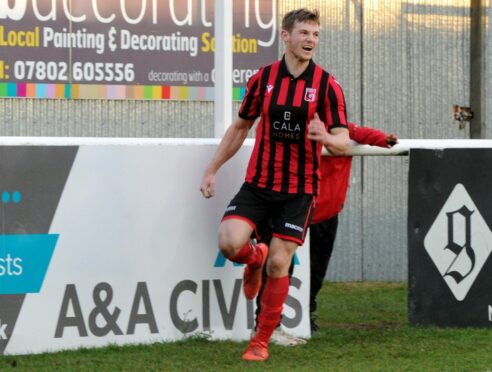 Andy Hunter in action for Inverurie Locos.