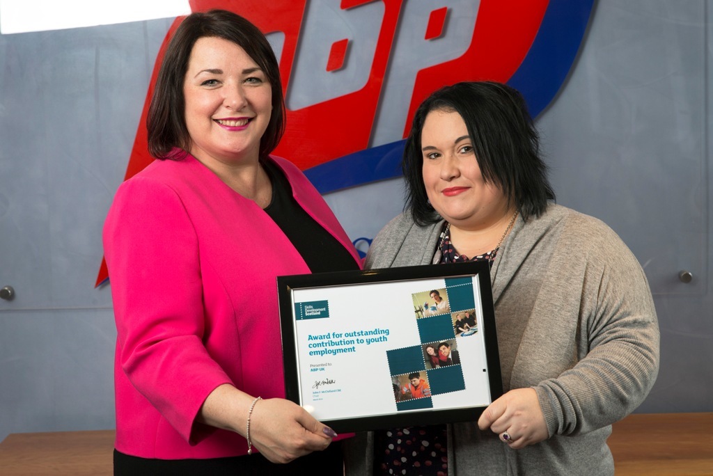 Claire Owen presents the Scotland Youth Employer of the Month Award to ABP Human Resources Officer Sonia Riveiro.