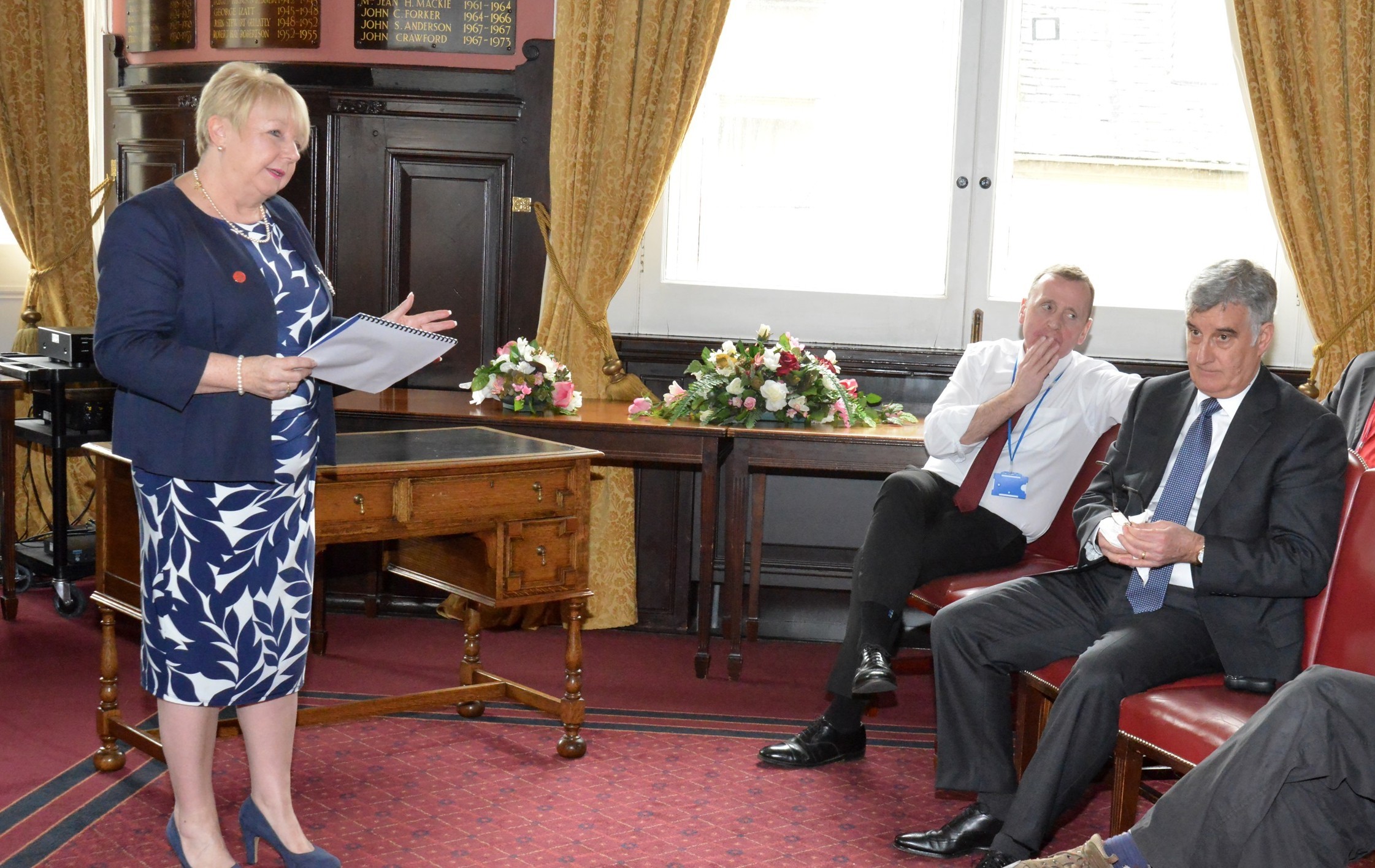 Helen Law addresses the meeting.