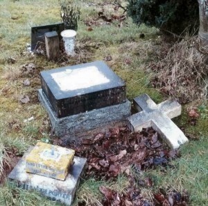 The vandalised grave.