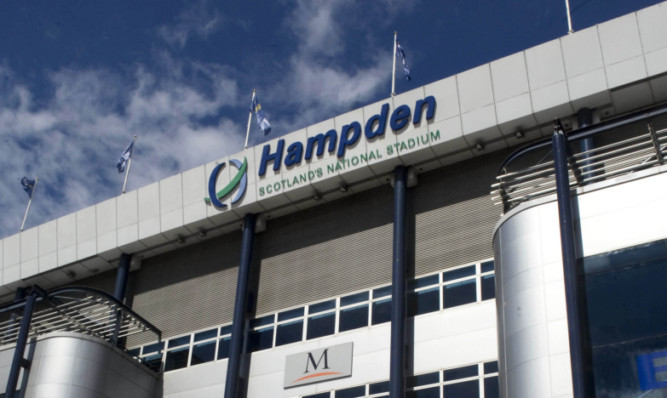 23/05/13 
HAMPDEN - GLASGOW
Hibernian and Celtic badges are erected at Hampden ahead of this weekend's William Hill Scottish Cup Final