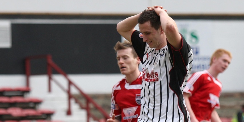 Dunfermline Athletic V Ross County.    Pic shows Steven McDougall reacting after the keeper saved his shot.